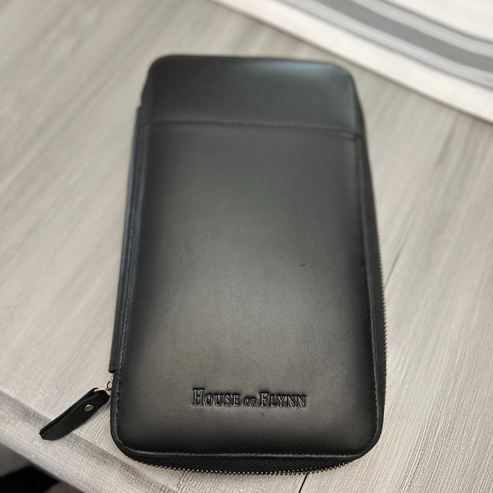 House of Flynn Travel Wallet
